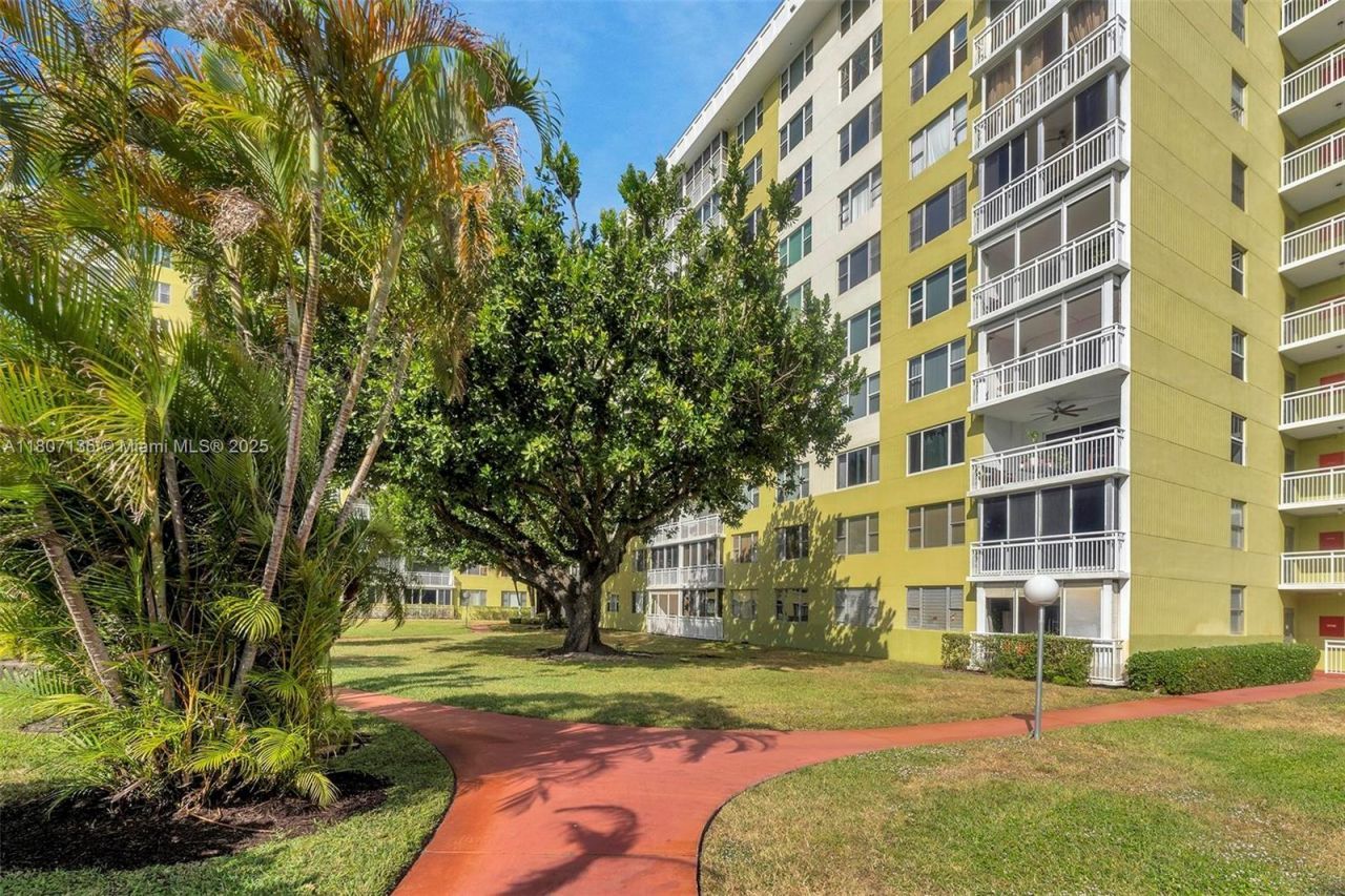 4400 Hillcrest Dr, Unit 107A, Hollywood, FL 33021 Photo