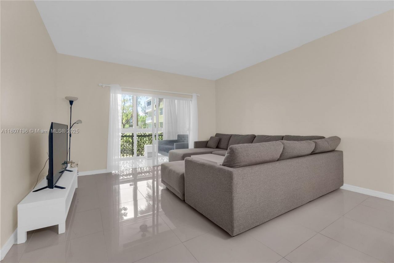 4400 Hillcrest Dr, Unit 107A, Hollywood, FL 33021 Photo