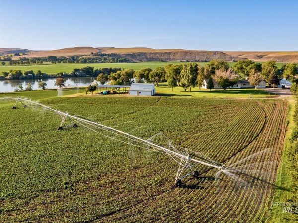 1429 E Cleveland Avenue, Glenns Ferry, ID 83627