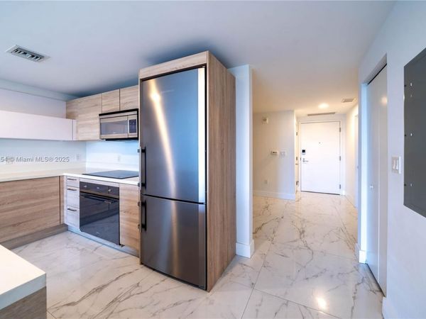 16385 Biscayne Blvd, Unit 417, North Miami Beach, FL 33160