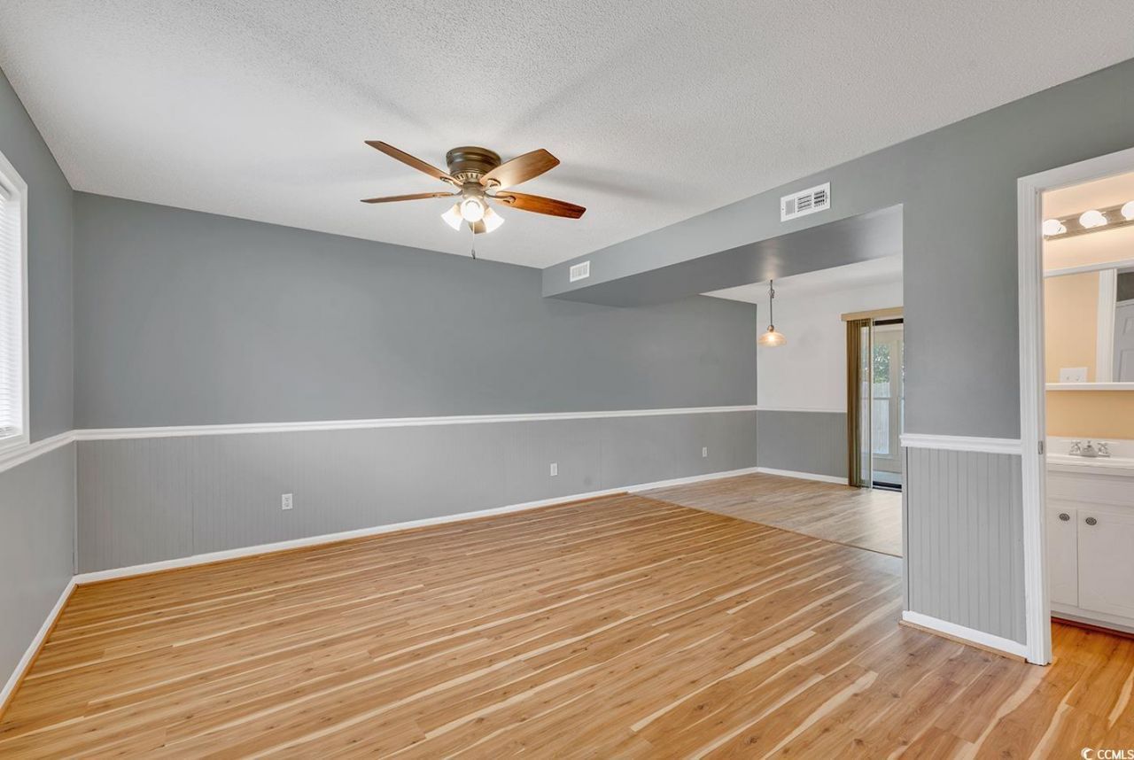 633 Sparrow Dr. Photo 12