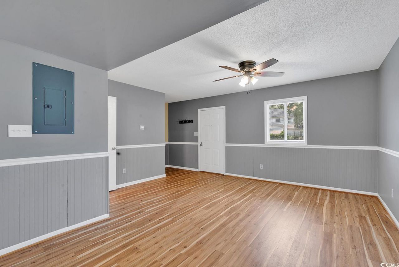 633 Sparrow Dr. Photo 13