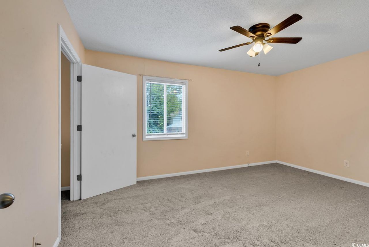 633 Sparrow Dr. Photo 19