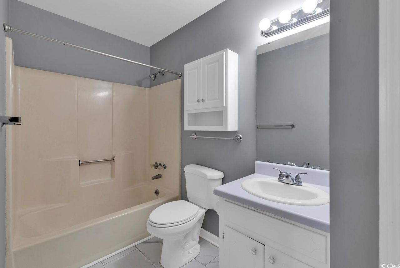 633 Sparrow Dr. Photo 21