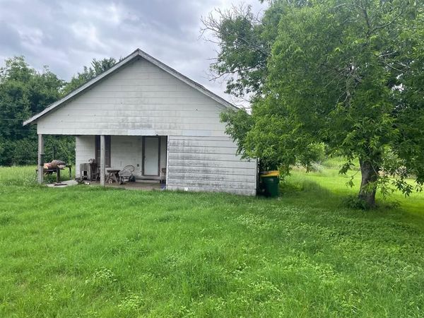 210 E Colorado, Groesbeck, TX 76642