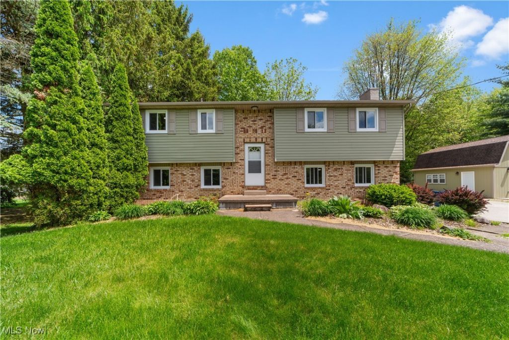 9113 Dean Road, Vermilion, OH 44089 Main Photo