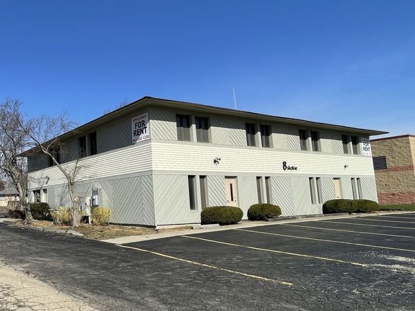 8 N Skokie Highway, Lake Bluff, IL 60044