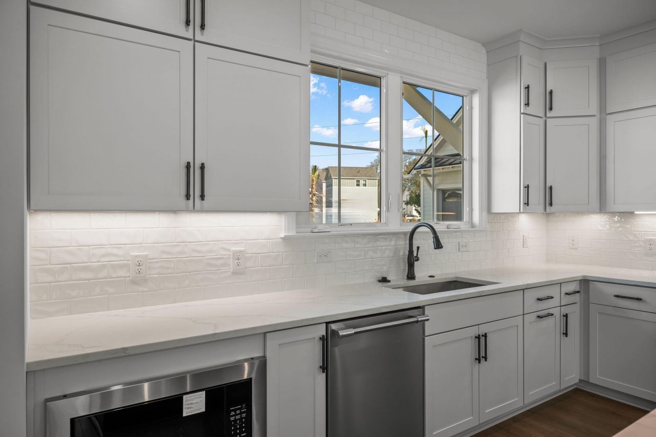 405 Oak Hammock Court Photo 14