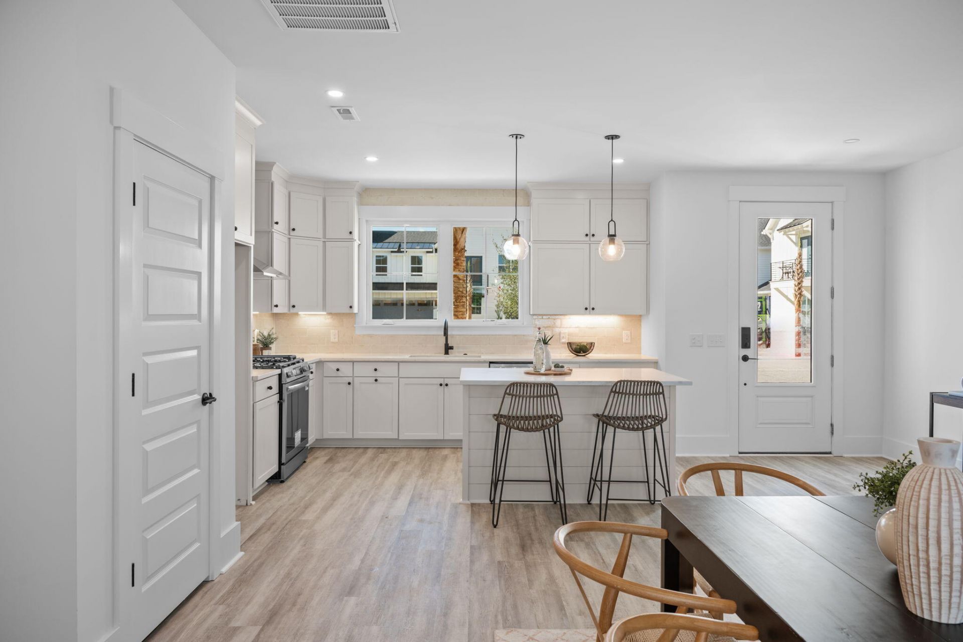 405 Oak Hammock Court Photo 16