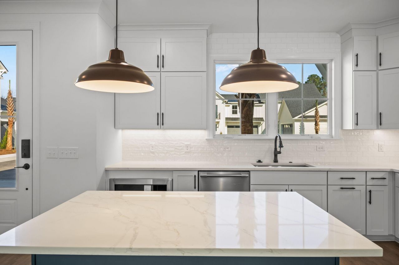 405 Oak Hammock Court Photo 16