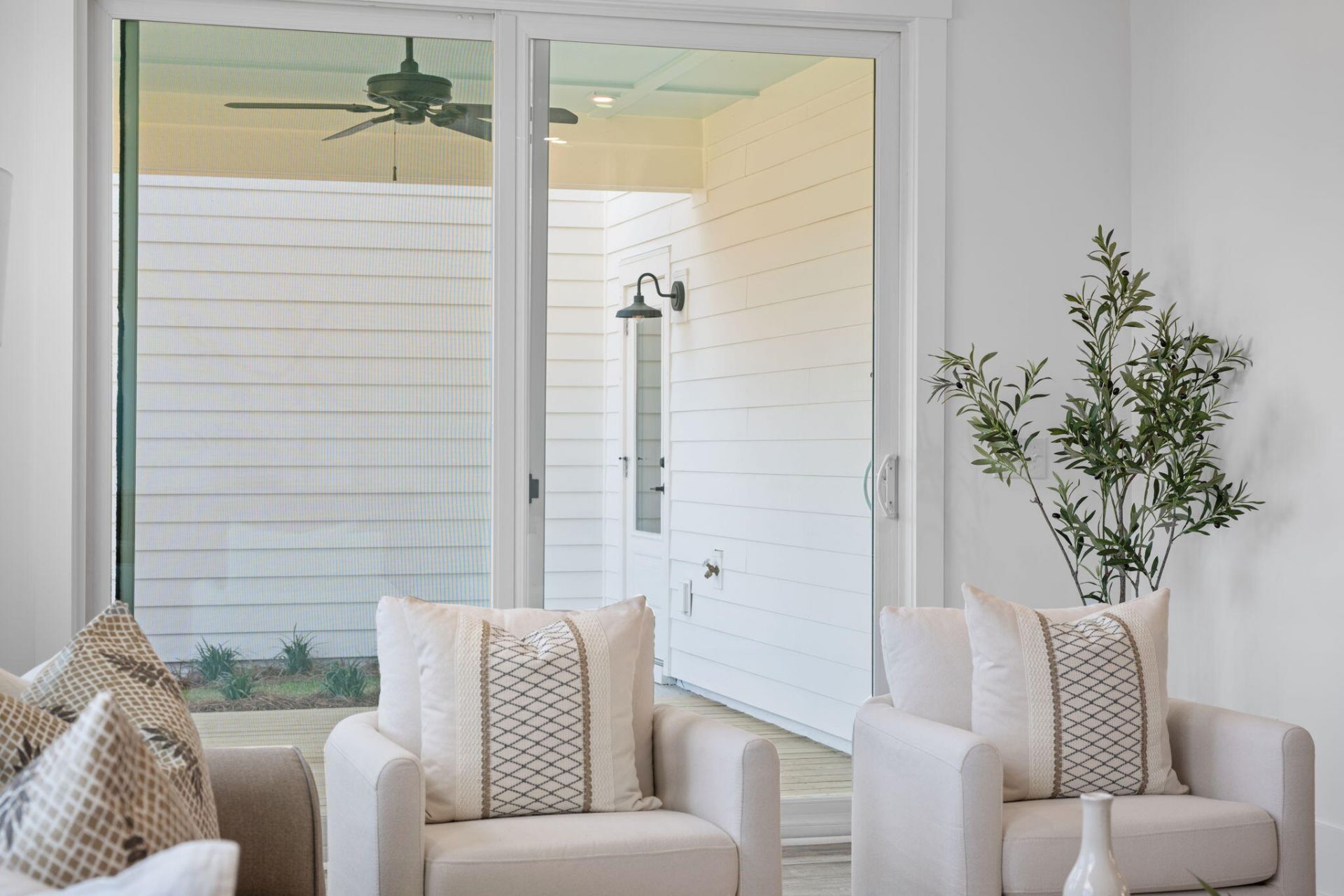 405 Oak Hammock Court Photo 20