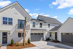 405 Oak Hammock Court photo 4