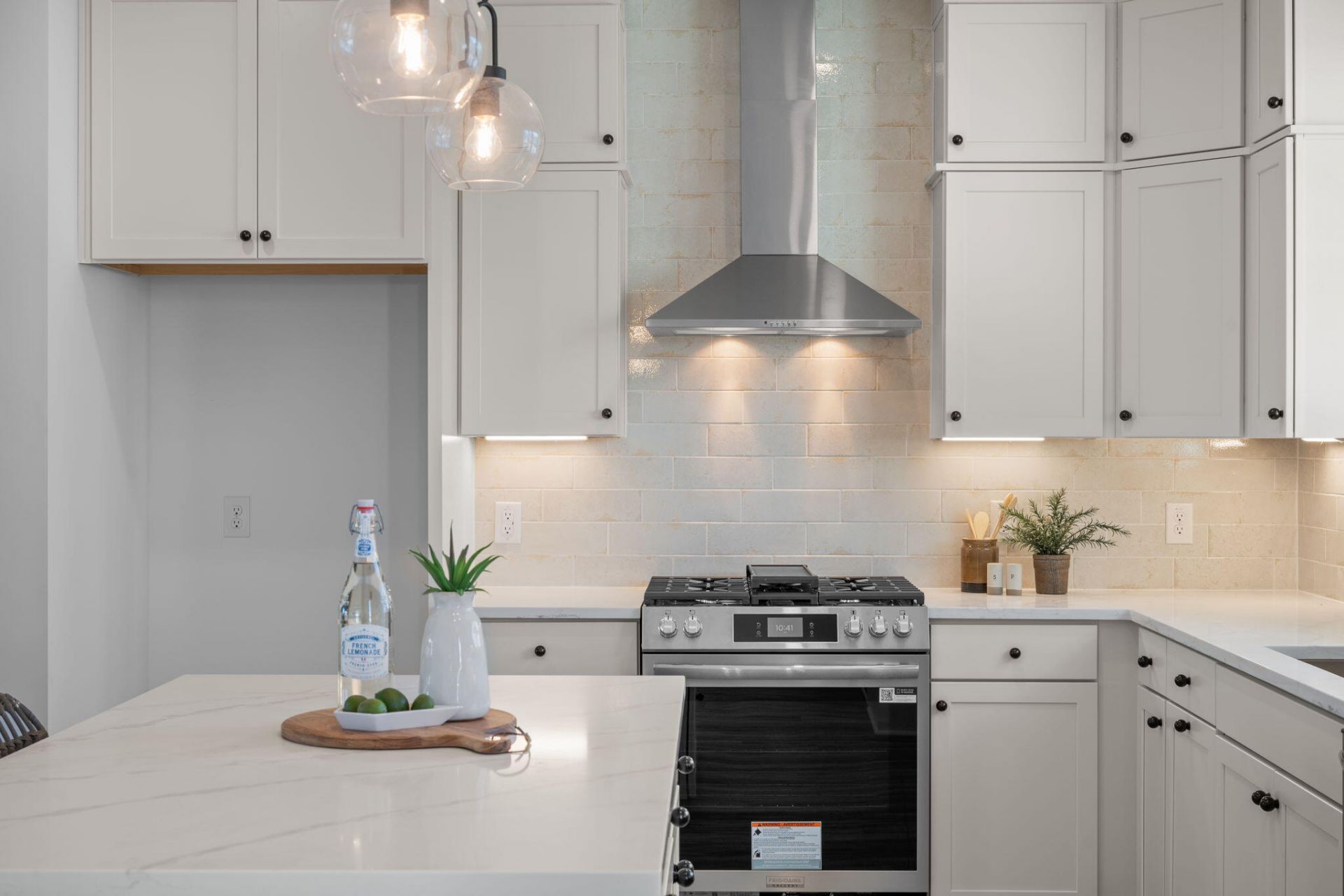 405 Oak Hammock Court Photo 9