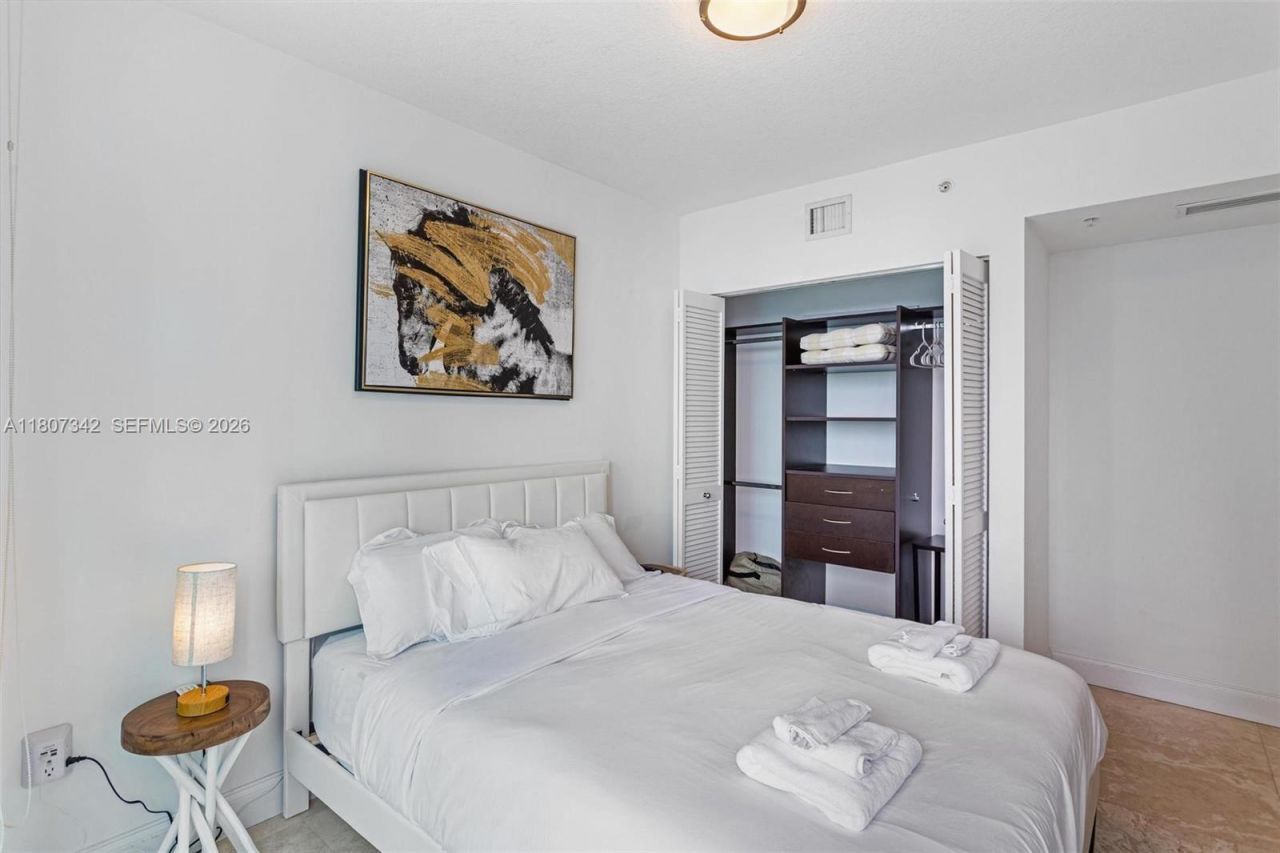 41 SE 5th St, Unit 2008, Miami, FL 33131 Photo