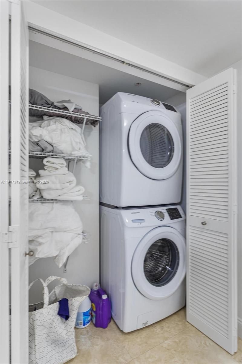 41 SE 5th St, Unit 2008, Miami, FL 33131 Photo