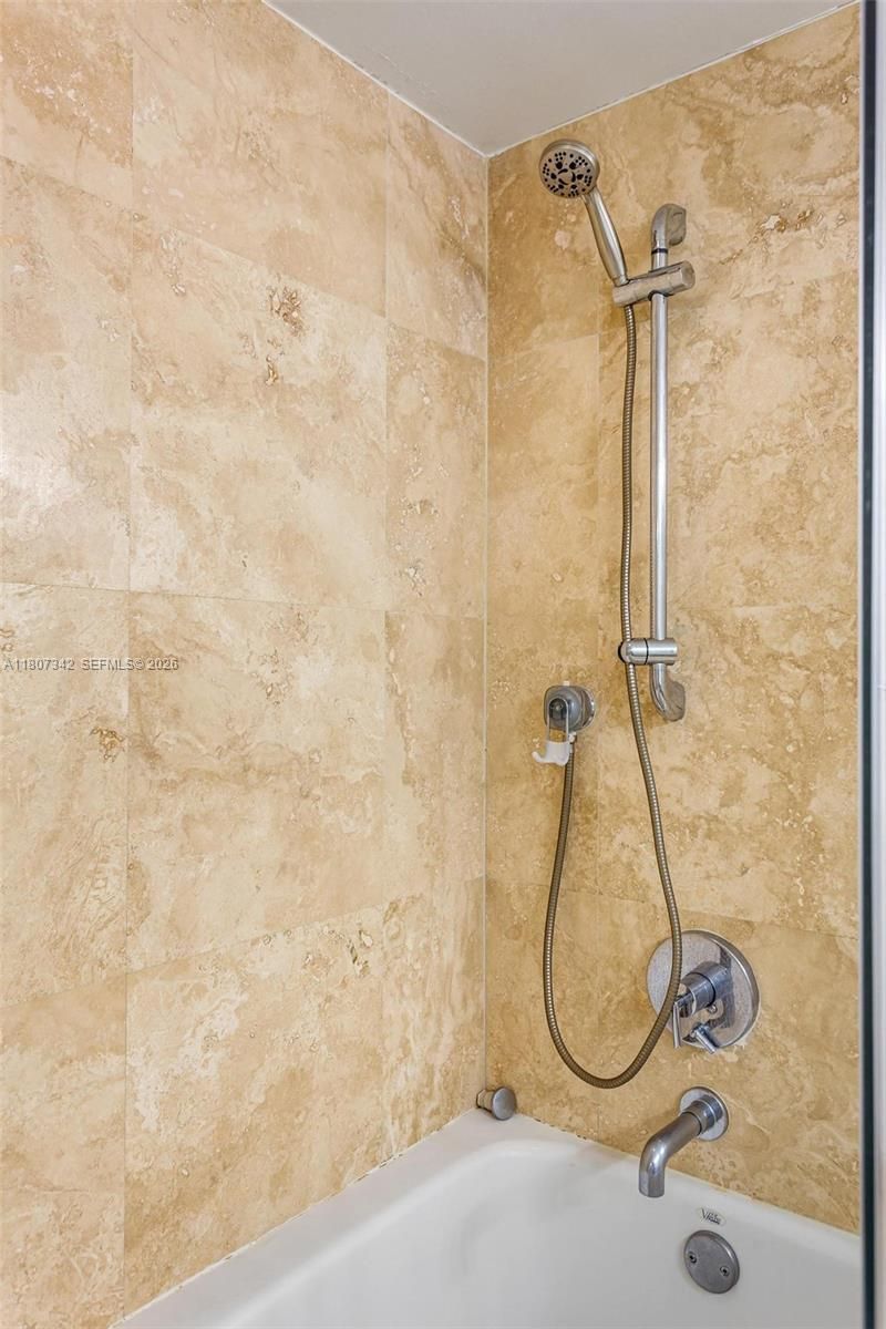 41 SE 5th St, Unit 2008, Miami, FL 33131 Photo