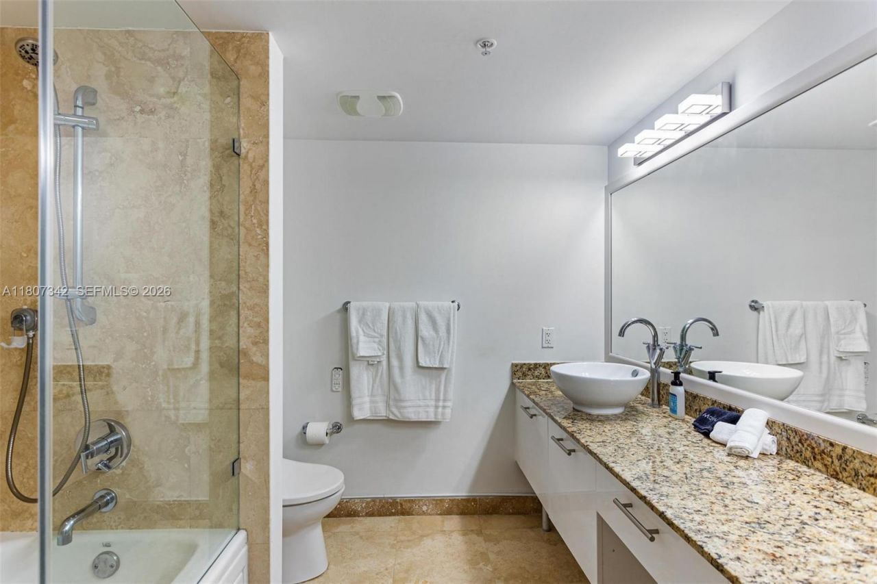 41 SE 5th St, Unit 2008, Miami, FL 33131 Photo