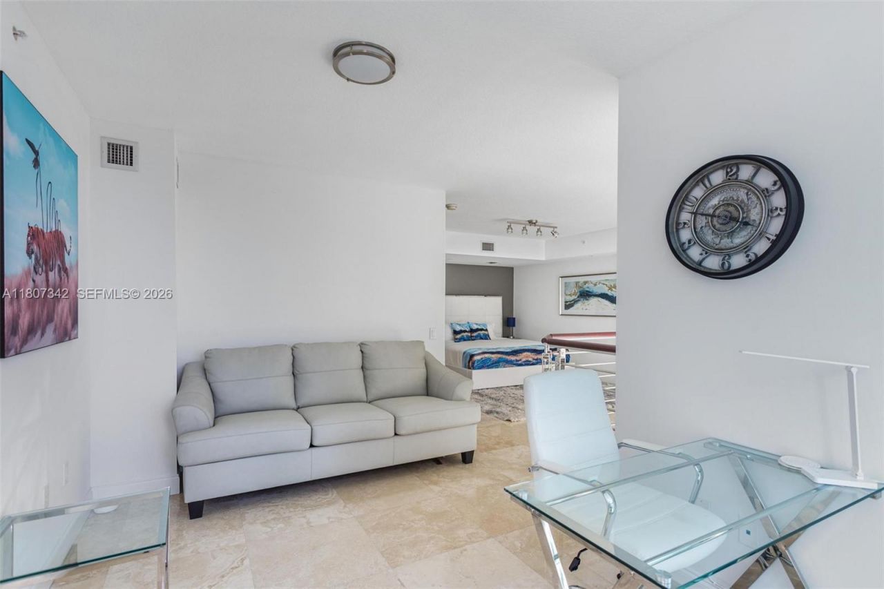 41 SE 5th St, Unit 2008, Miami, FL 33131 Photo
