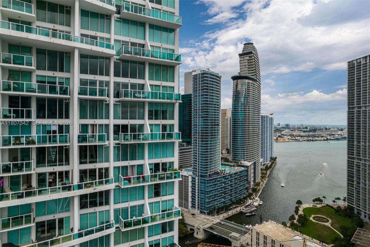 41 SE 5th St, Unit 2008, Miami, FL 33131 Photo