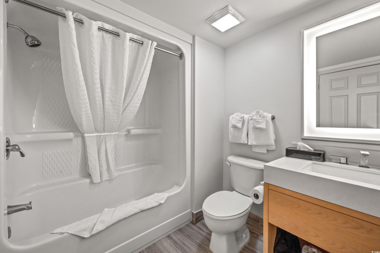 3000 N Ocean Blvd. N Photo 14