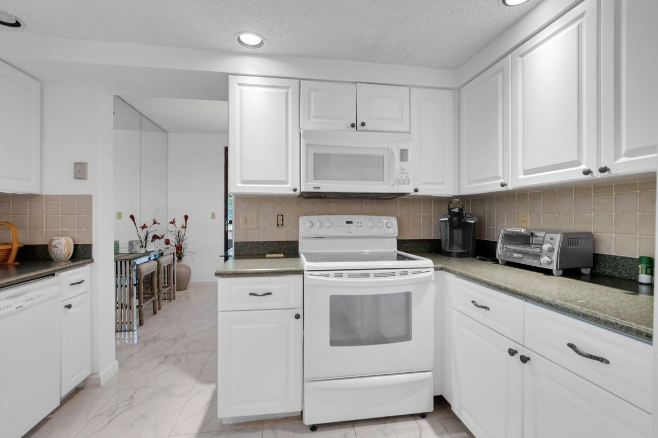 7940 La Mirada Drive, Boca Raton, FL 33433 Photo