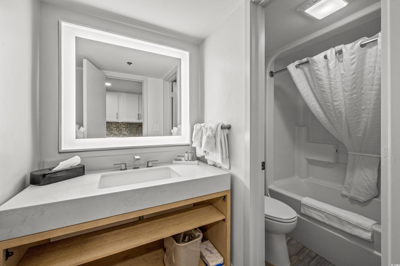 3000 N Ocean Blvd. N Photo 11