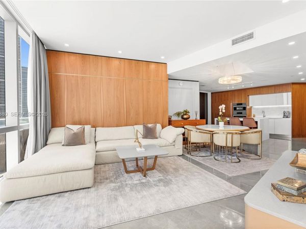 851 NE 1st Ave, Unit 1409, Miami, FL 33132
