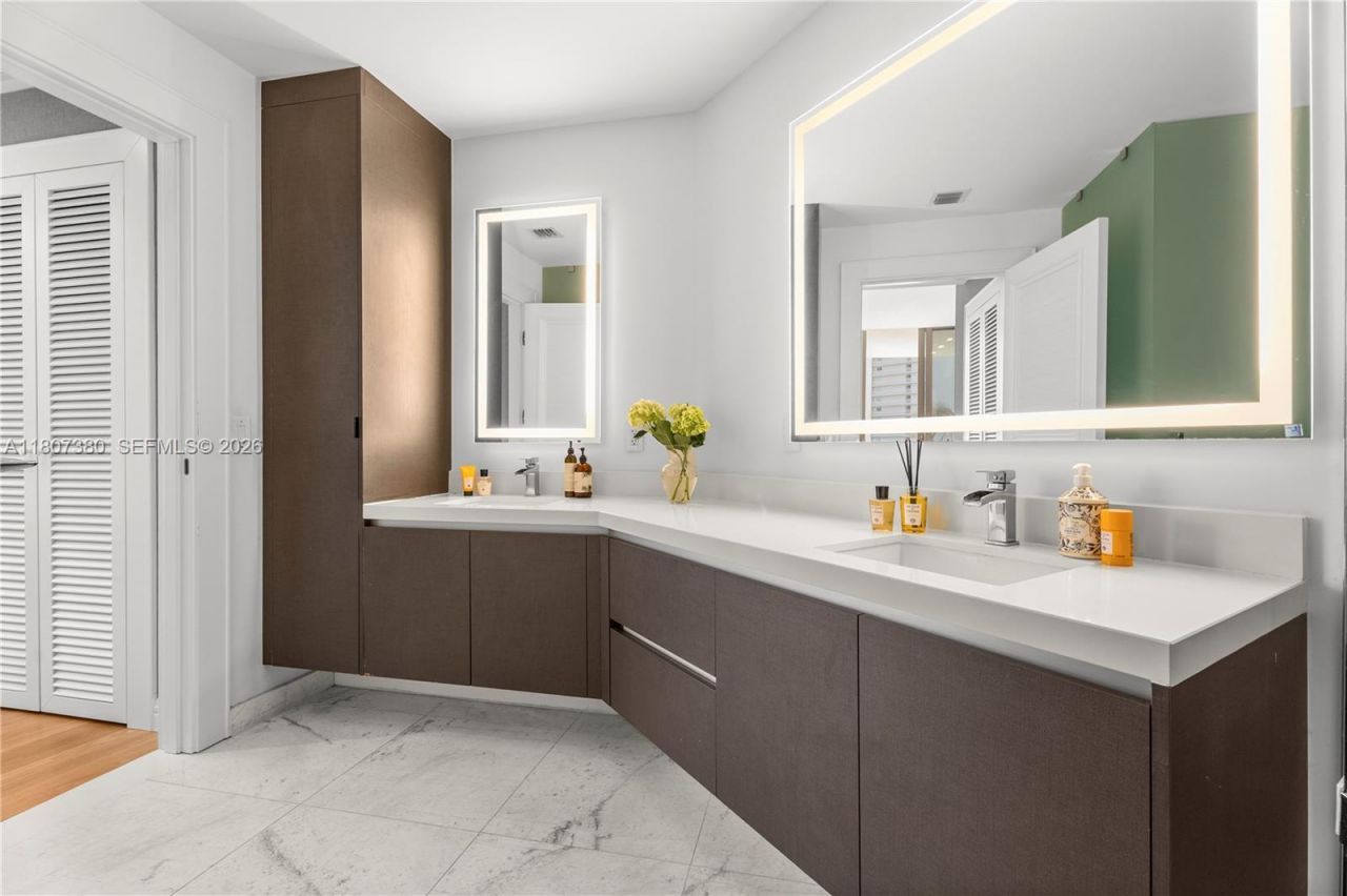 851 NE 1st Ave, Unit 1409, Miami, FL 33132 Photo