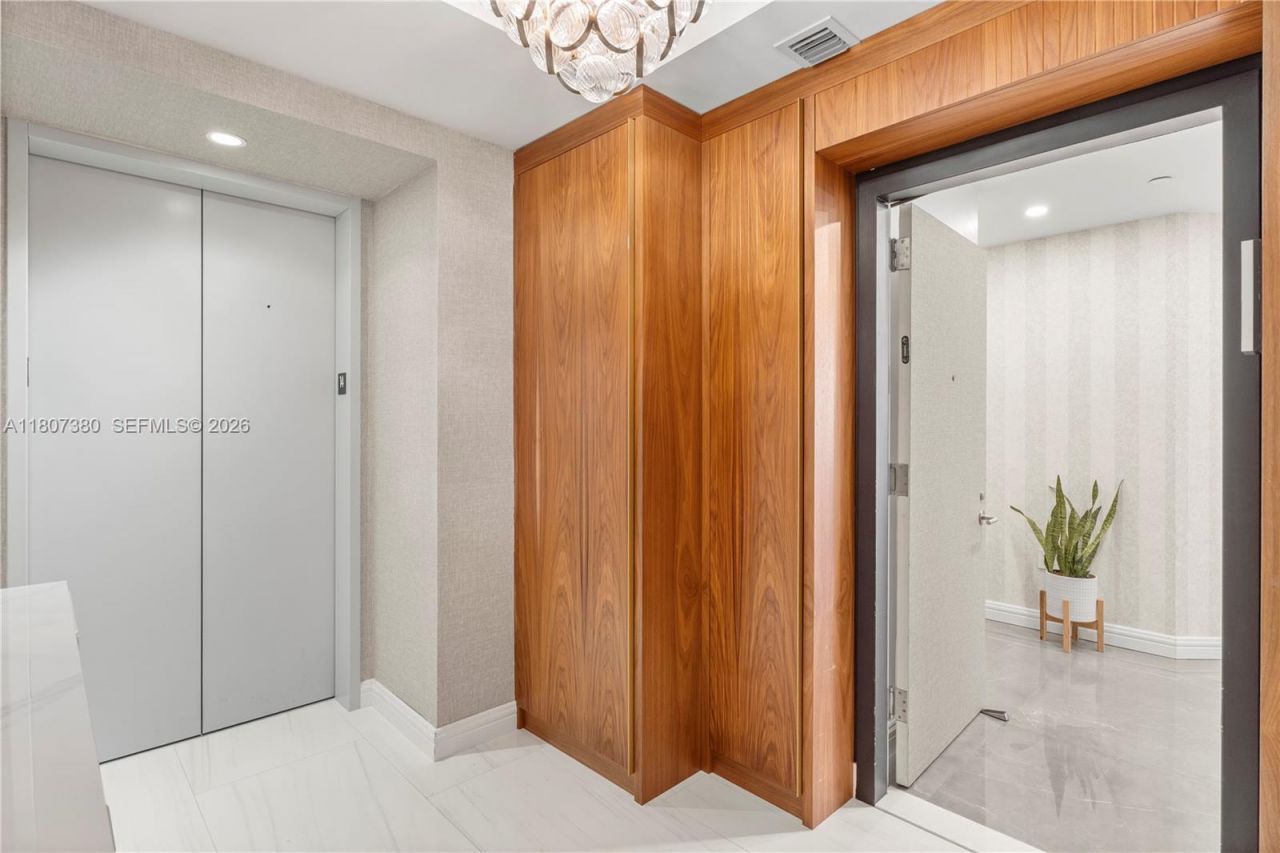 851 NE 1st Ave, Unit 1409, Miami, FL 33132 Photo