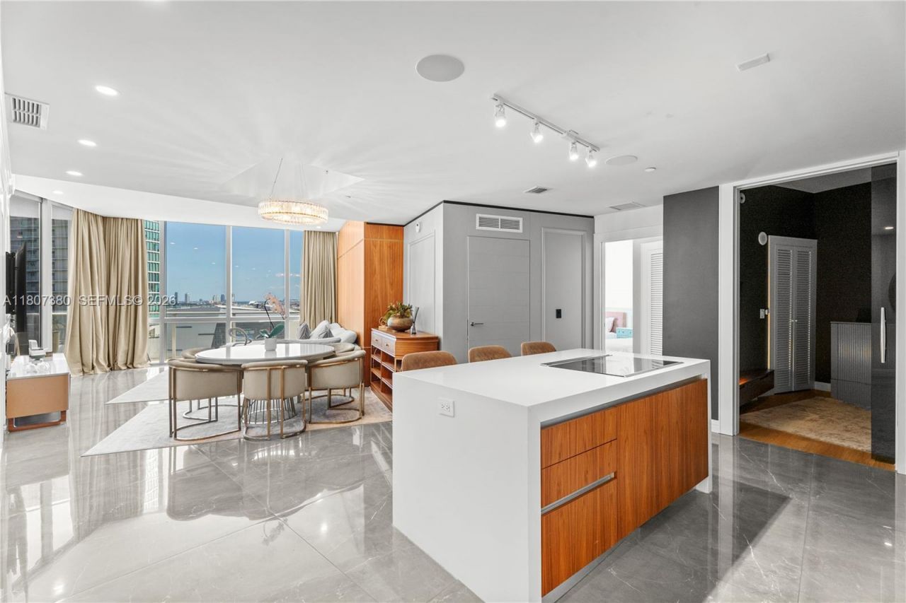 851 NE 1st Ave, Unit 1409, Miami, FL 33132 Photo