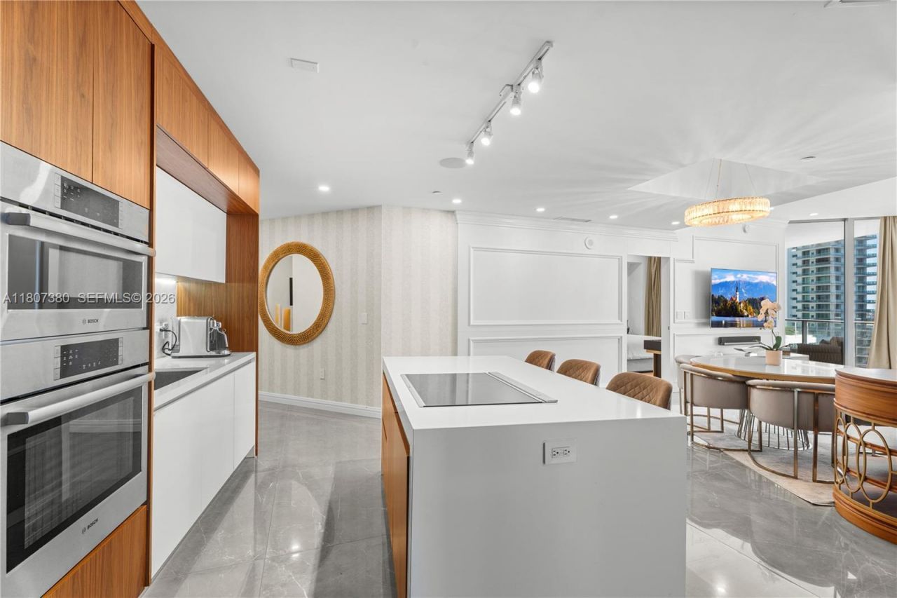 851 NE 1st Ave, Unit 1409, Miami, FL 33132 Photo