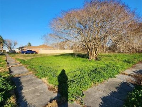 709 ELLEN Drive, Chalmette, LA 70043