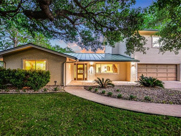 1704 Bluebonnet LN, Kingsland, TX 78639