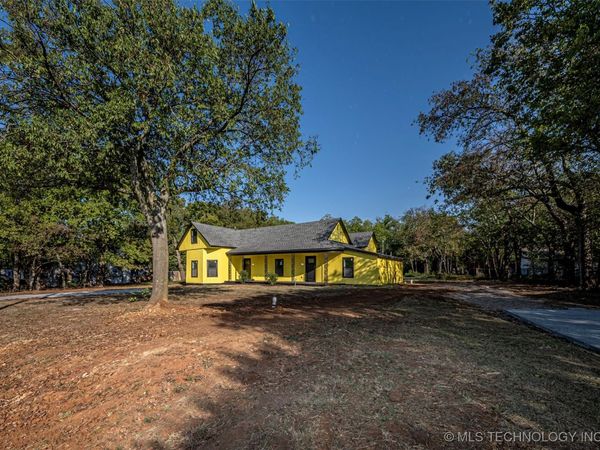 731 8th Avenue NW, Ardmore, OK 73401