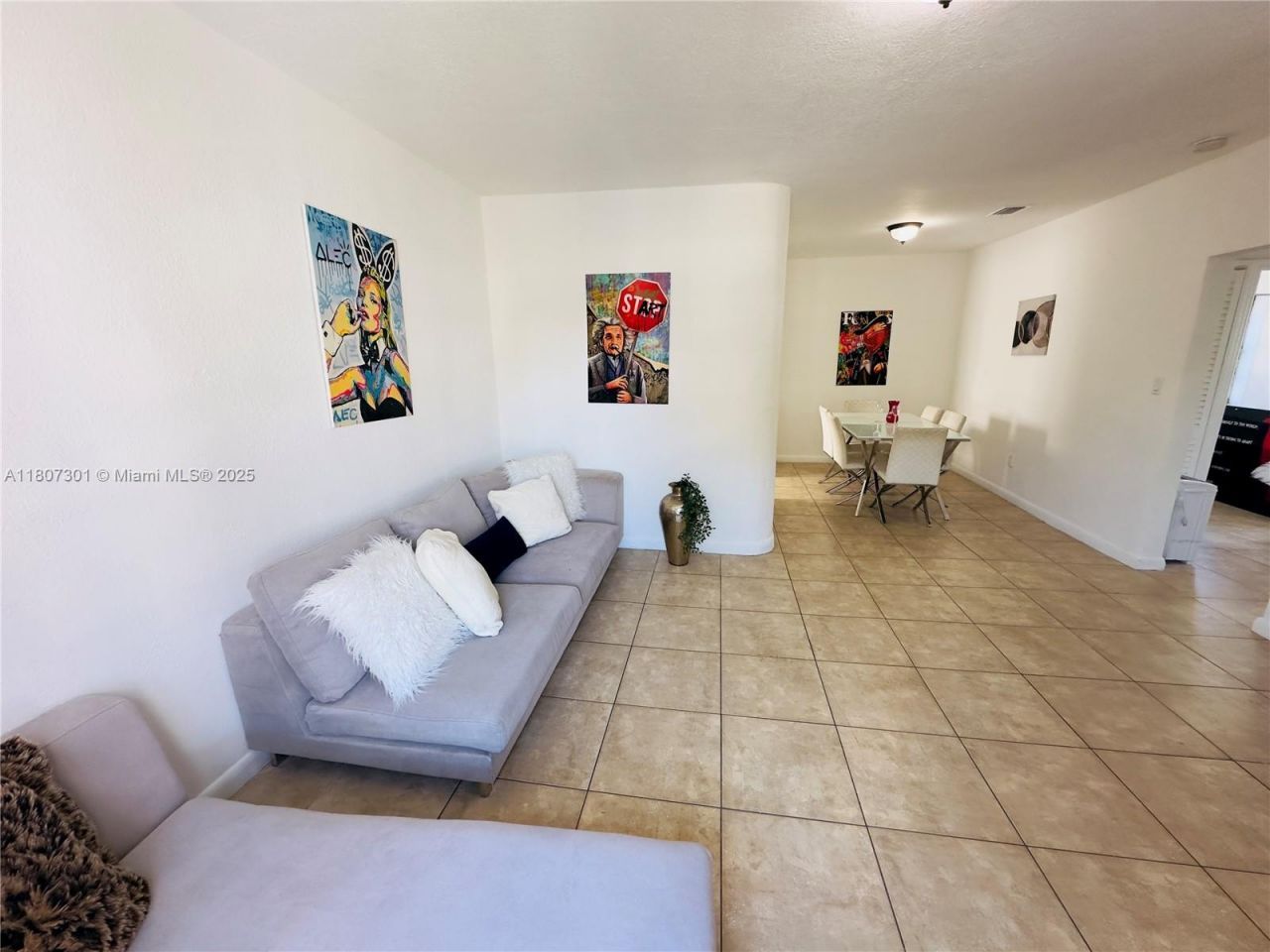 301 NW 37th St, Miami, FL 33127 Photo