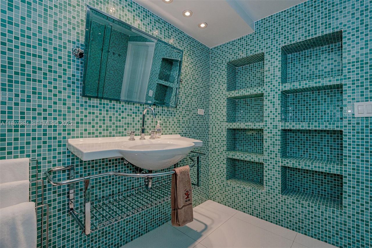 2301 Collins Ave, Unit 1538, Miami Beach, FL 33139 Photo