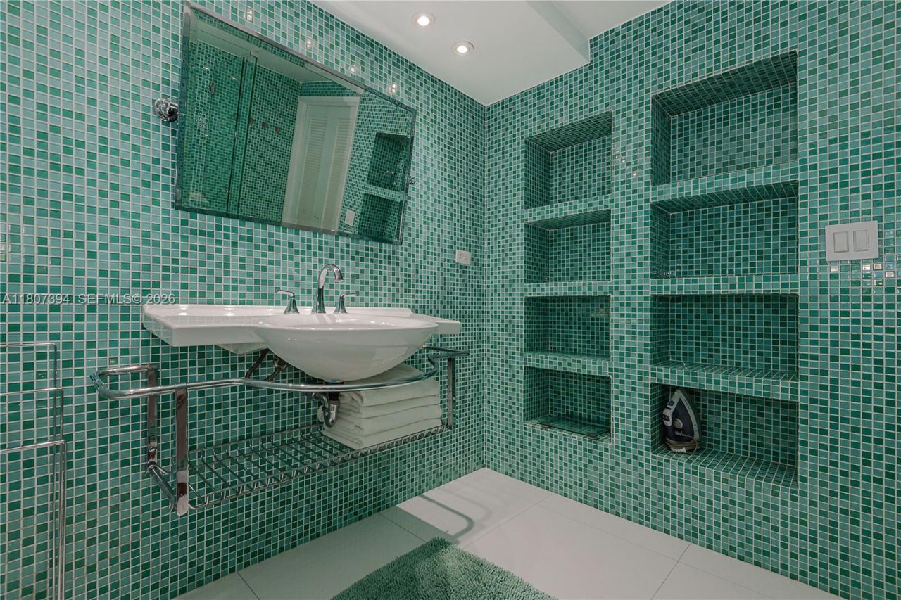 2301 Collins Ave, Unit 1538, Miami Beach, FL 33139 Photo