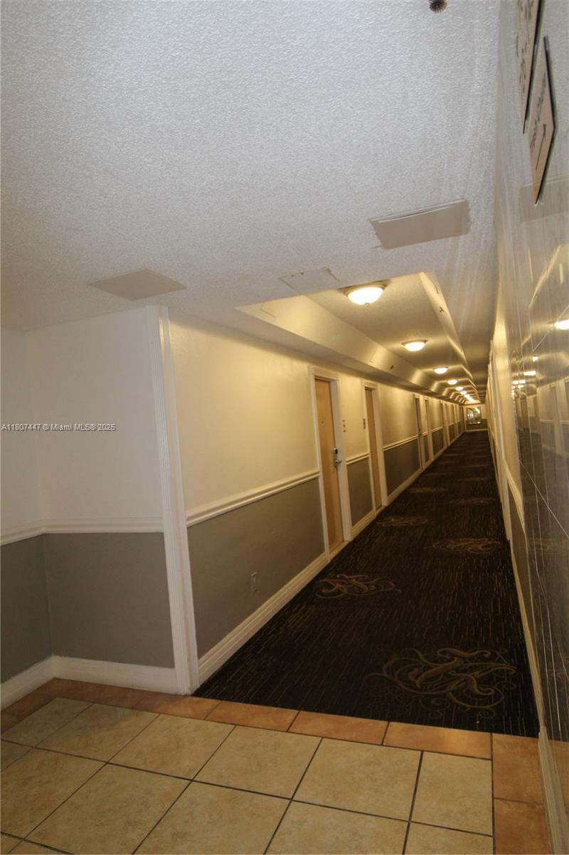 19201 Collins Ave, Unit 714, Sunny Isles Beach, FL 33160 Photo