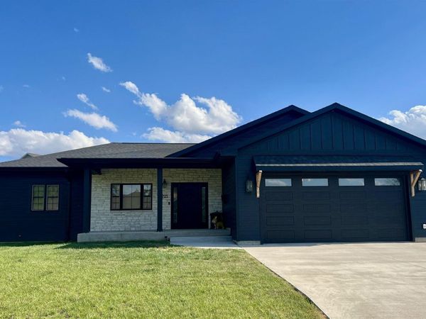 905 Pleasant Drive, Manning, IA 51455