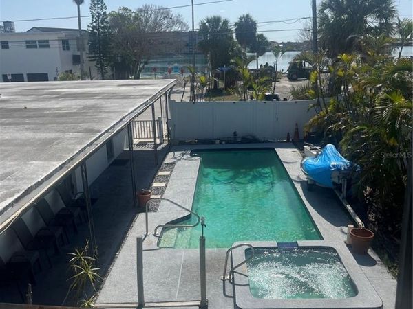 580 BAY ESPLANADE, CLEARWATER BEACH, FL 33767