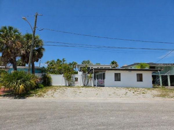 580 BAY ESPLANADE, CLEARWATER BEACH, FL 33767