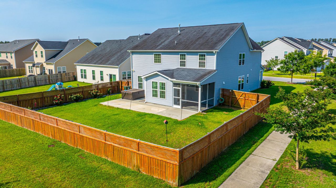 201 Bigleaf Court Photo 10