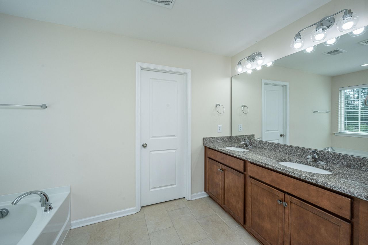 201 Bigleaf Court Photo 34