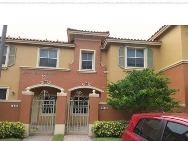 4905 N Harbor Isles Drive, Fort Lauderdale, FL 33312