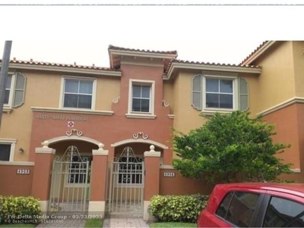 4905 N Harbor Isles Dr, Fort Lauderdale, FL 33312