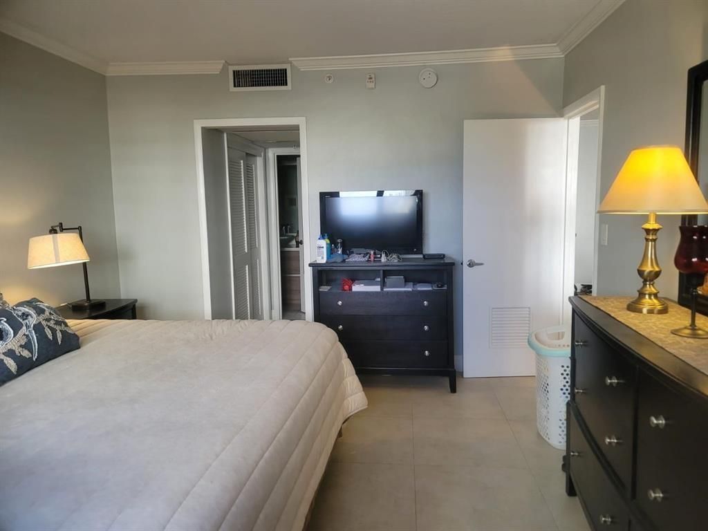 3000 S Ocean Drive, Unit 302, Hollywood, FL 33019 Photo
