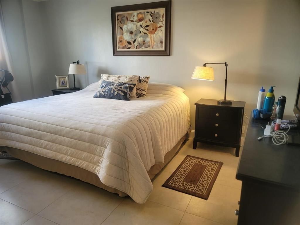 3000 S Ocean Drive, Unit 302, Hollywood, FL 33019 Photo