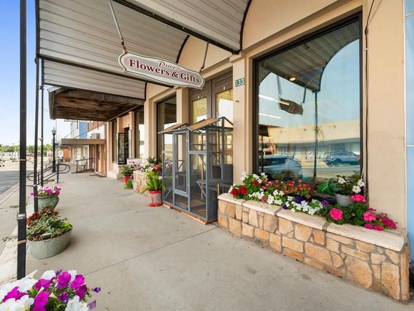 133 N Texas Street, De Leon, TX 76444