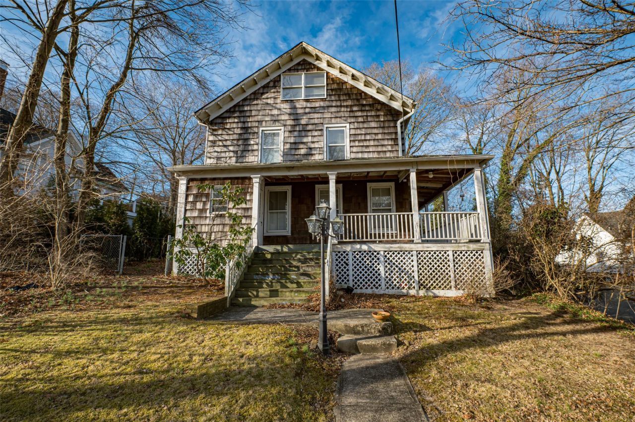 127a Barnum Avenue, Port Jefferson, NY 11777 Main Photo