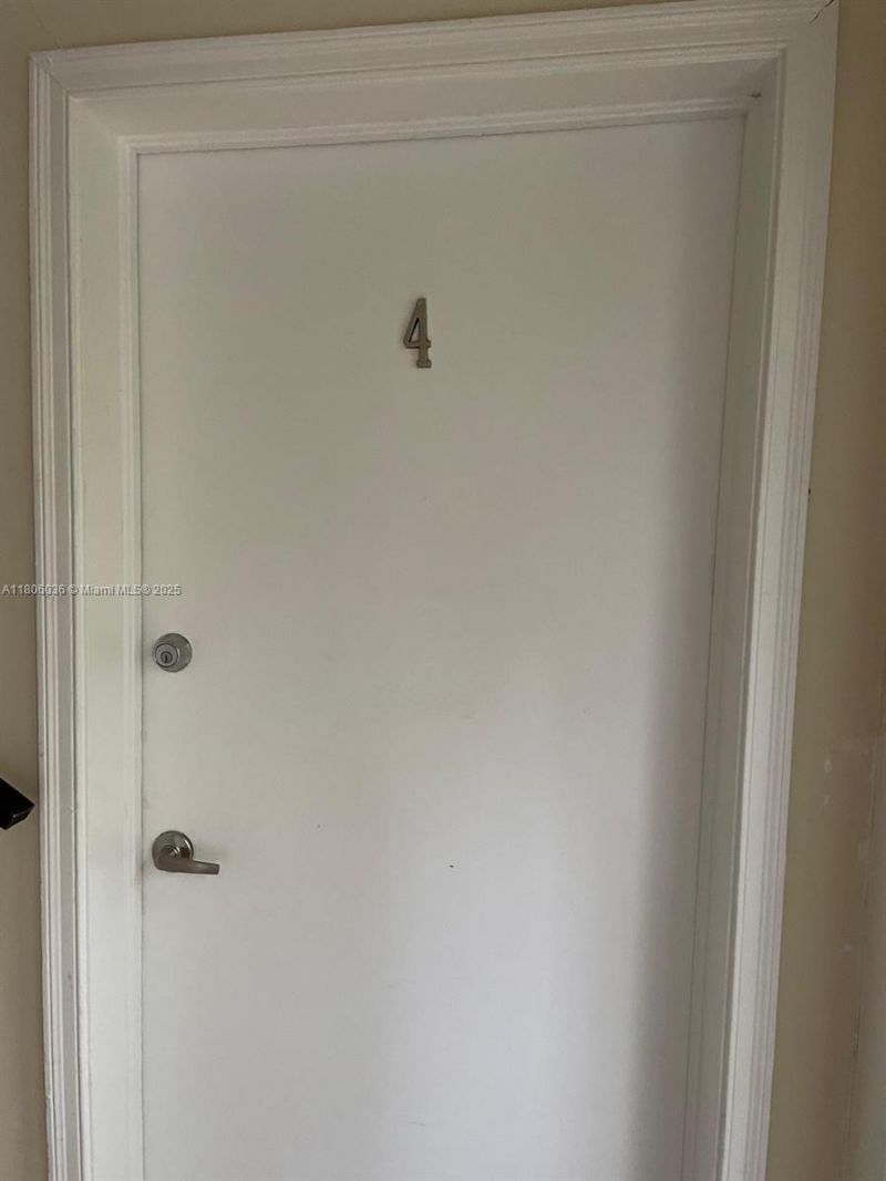 815 W 40 Street, Unit 4, Miami Beach, FL 33140 Photo